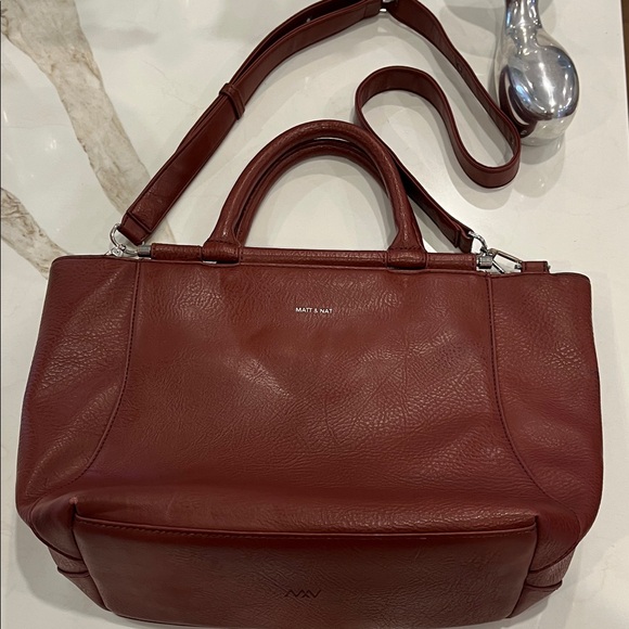 Matt & Nat Kari Deep Red Satchel with hand strap and detachable shoulder strap - Picture 2 of 13